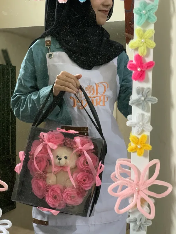 Golden Arrangement Tas